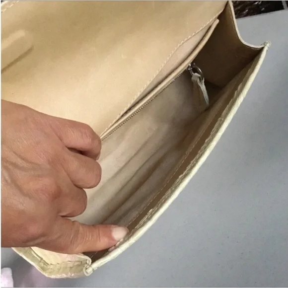 FRANCESCO SANTORO BEVERLY HILLS CROCODILE EMBOSSED HAND CLUTCH  INTERIOR SUEDE - Picture 10 of 15